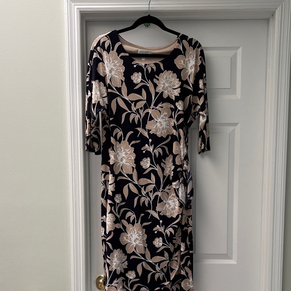 Robbie Bee Navy and Beige Floral Long Sleeve Dress